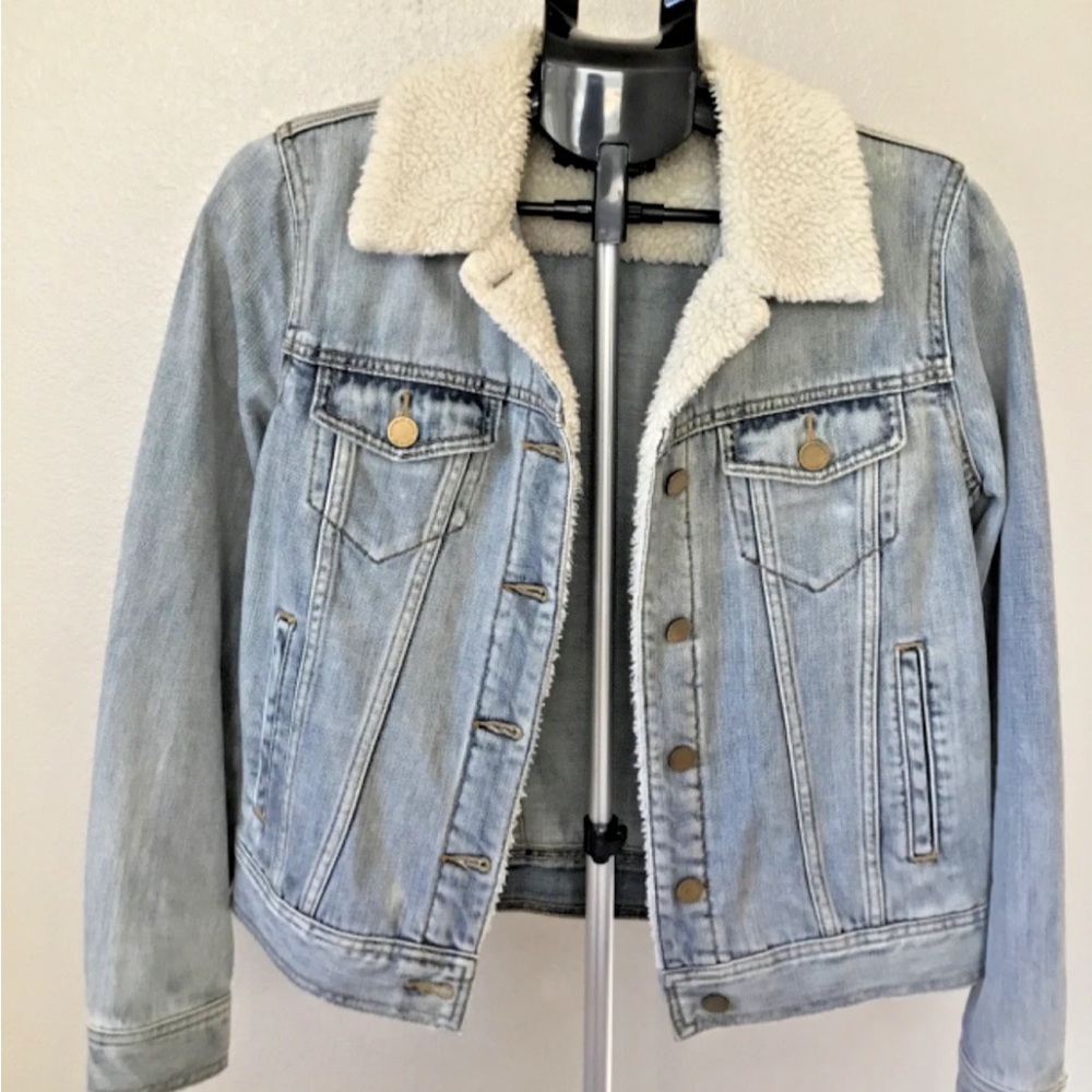 Los Angeles Apparel Light Blue Denim Jacket with Cream Sherpa Collar Small used